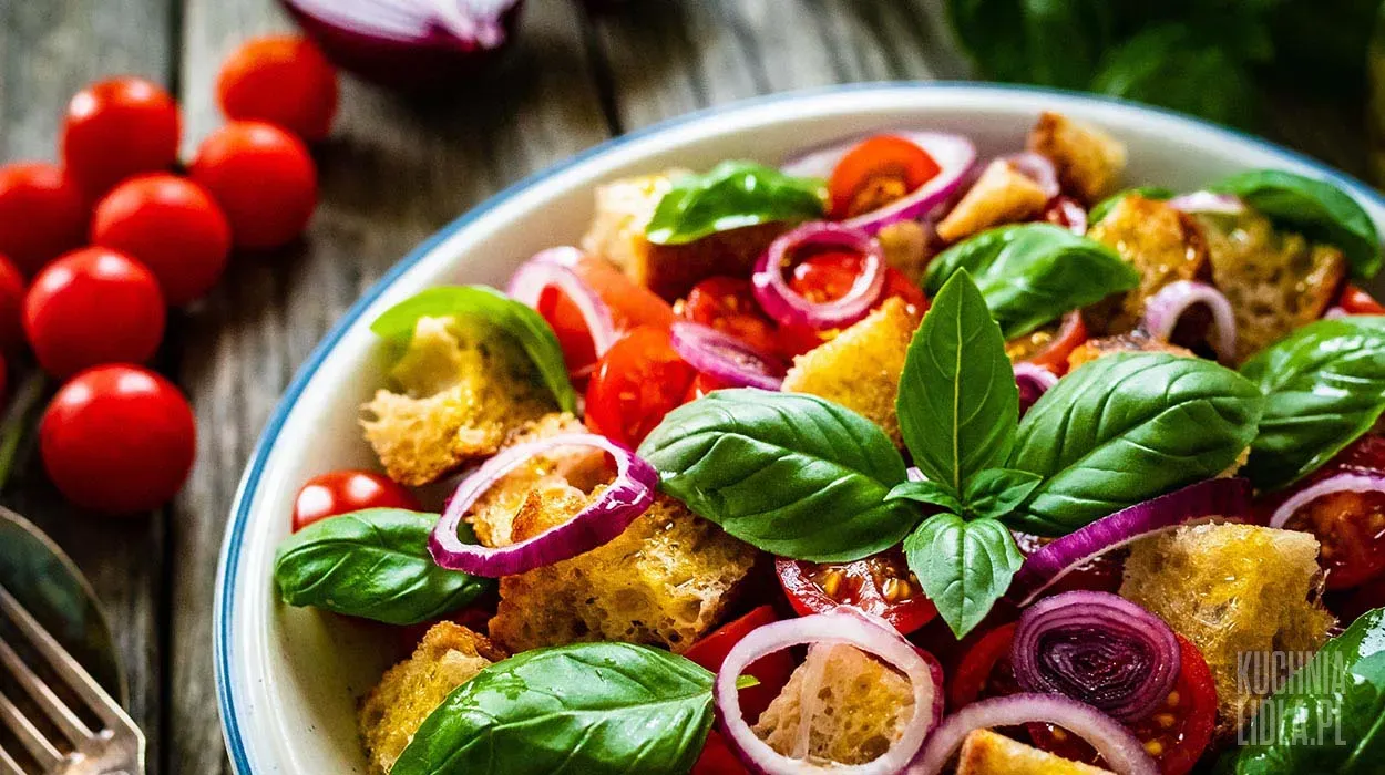Sałatka włoska Panzanella Sałatka włoska Panzanella