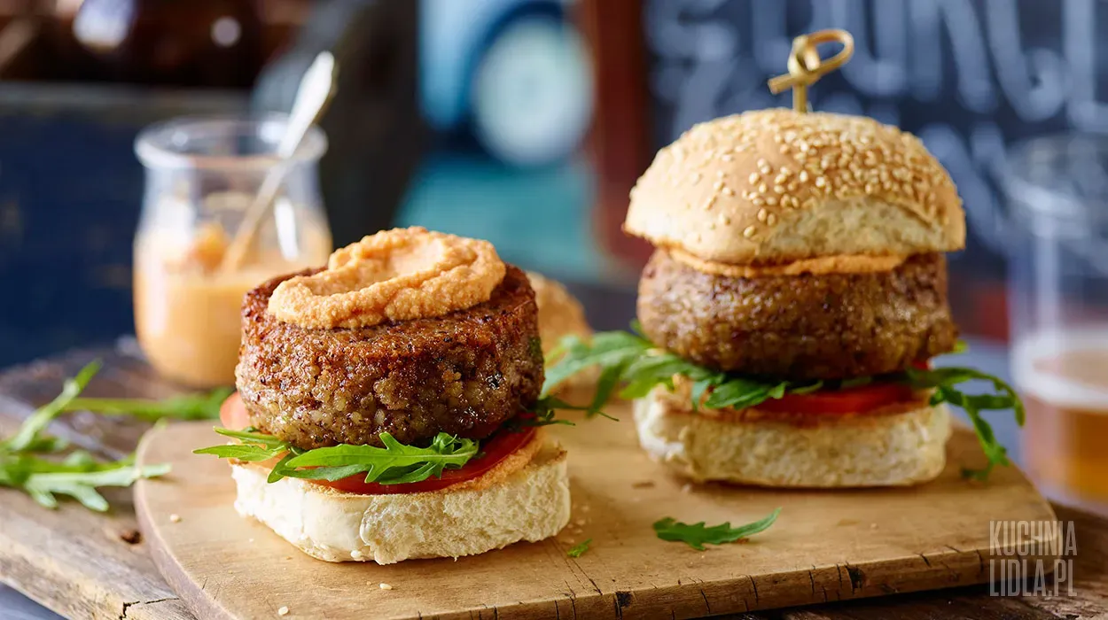 Burger z fasoli z kremem z mango Burger z fasoli z kremem z mango