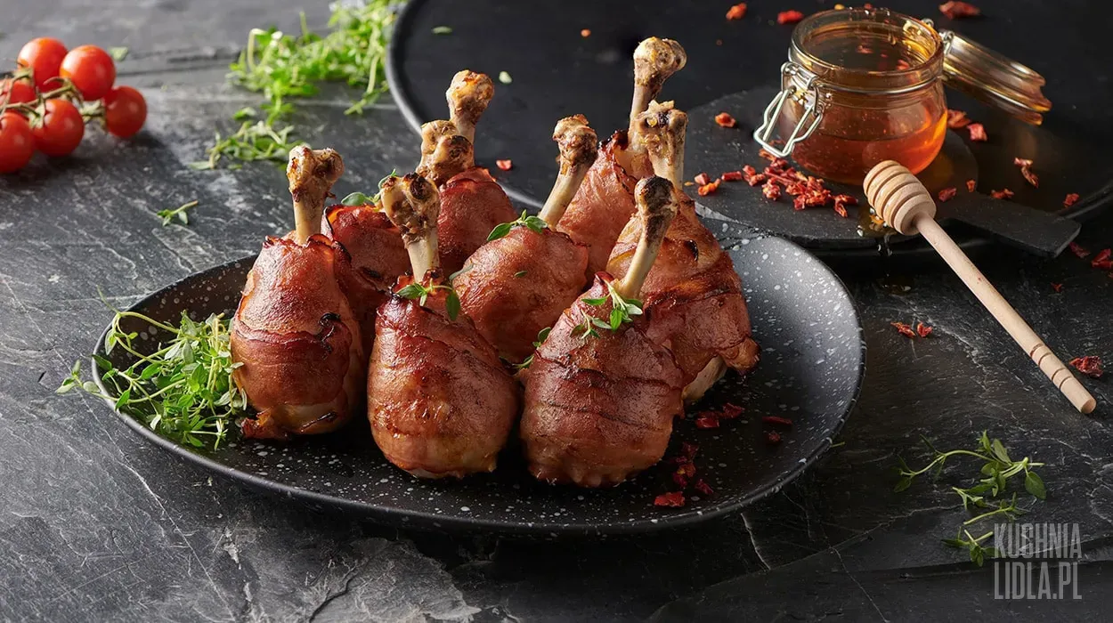 Grillowane udka kurczaka zawijane w boczek Grillowane udka kurczaka zawijane w boczek
