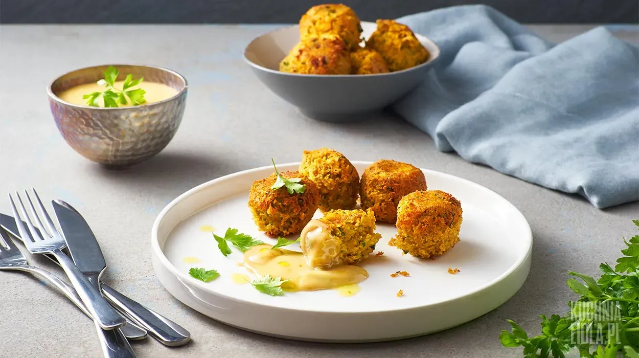 Zielone falafele z sosem tahini Zielone falafele z sosem tahini